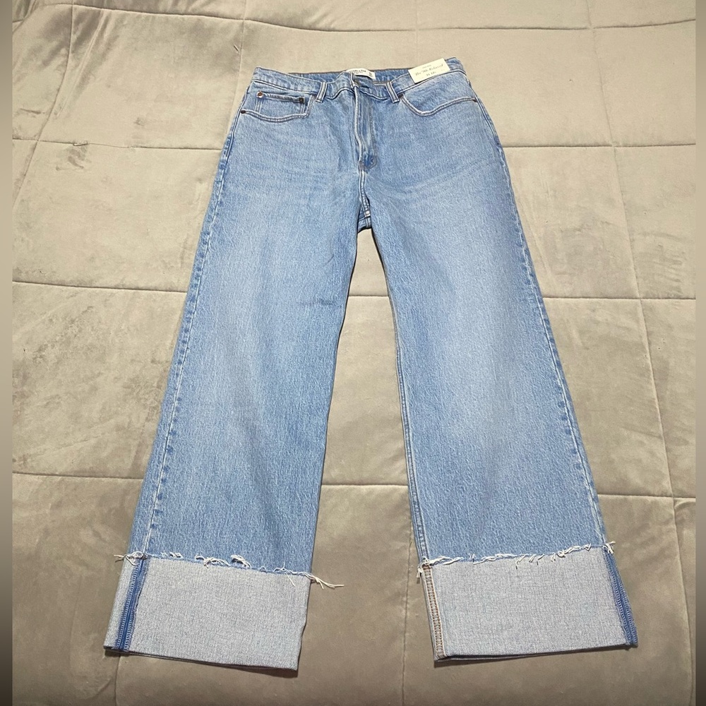 A&F 90’s High Rise Relaxed Jean Cuffed Hem